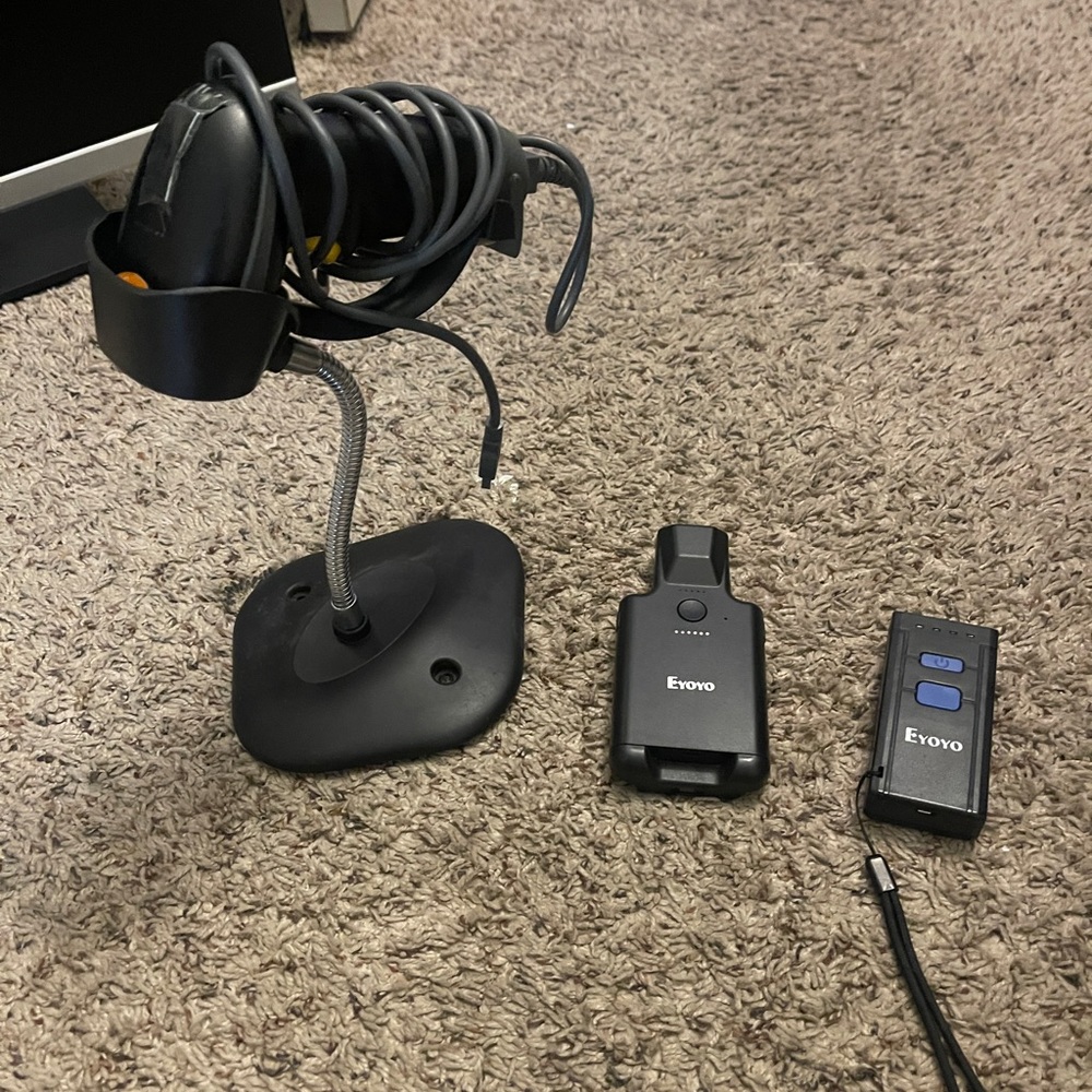 1 USB and 2 Bluetooth scanners